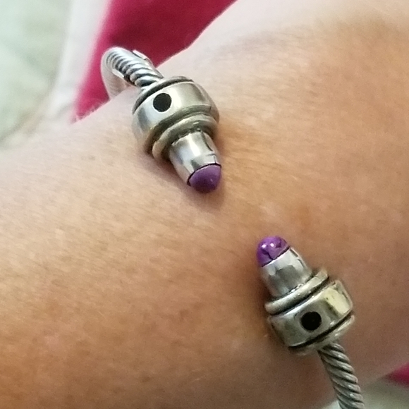 Beautiful Bali Design Sterling Silver Cable Bracelet with Purple Stone End Caps - Picture 2 of 10